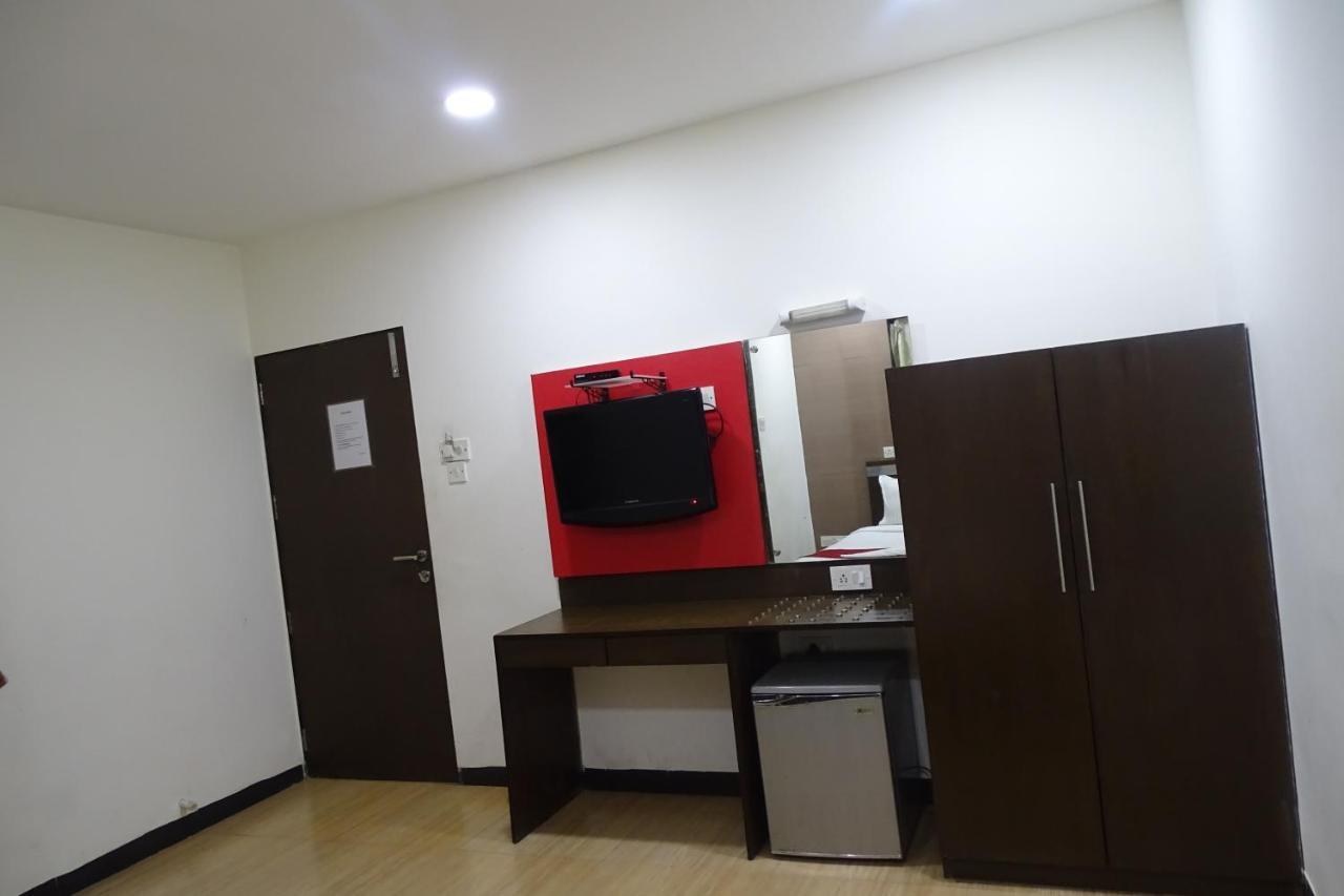 Hotel Sunshine Airport Мумбаї Екстер'єр фото