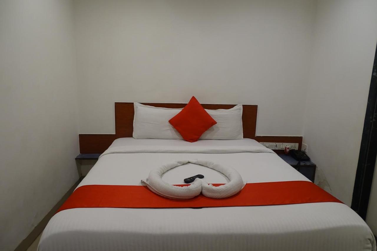 Hotel Sunshine Airport Мумбаї Екстер'єр фото