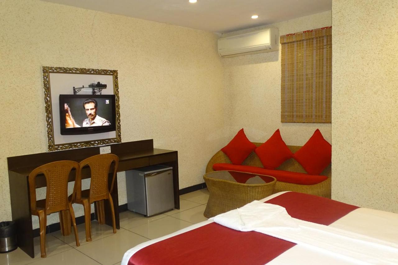Hotel Sunshine Airport Мумбаї Екстер'єр фото