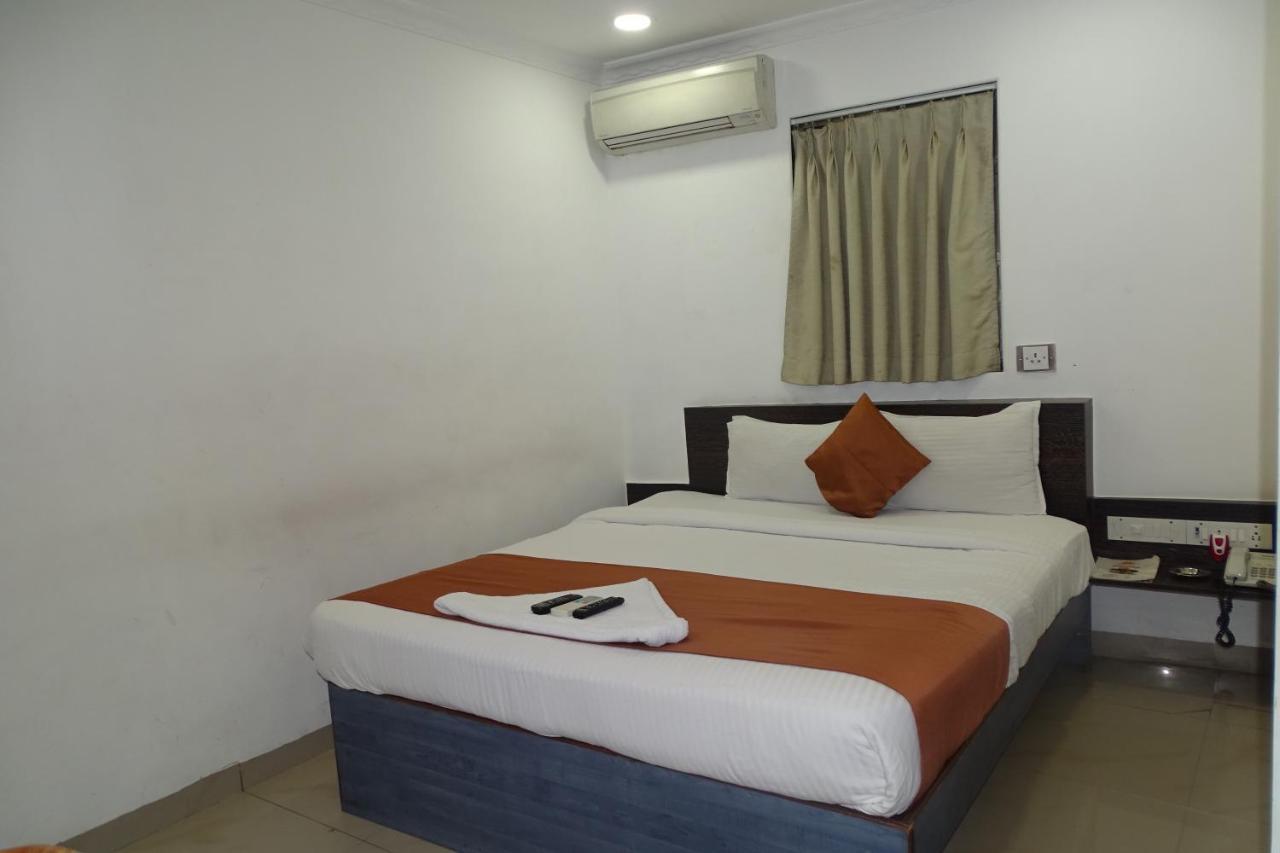 Hotel Sunshine Airport Мумбаї Екстер'єр фото