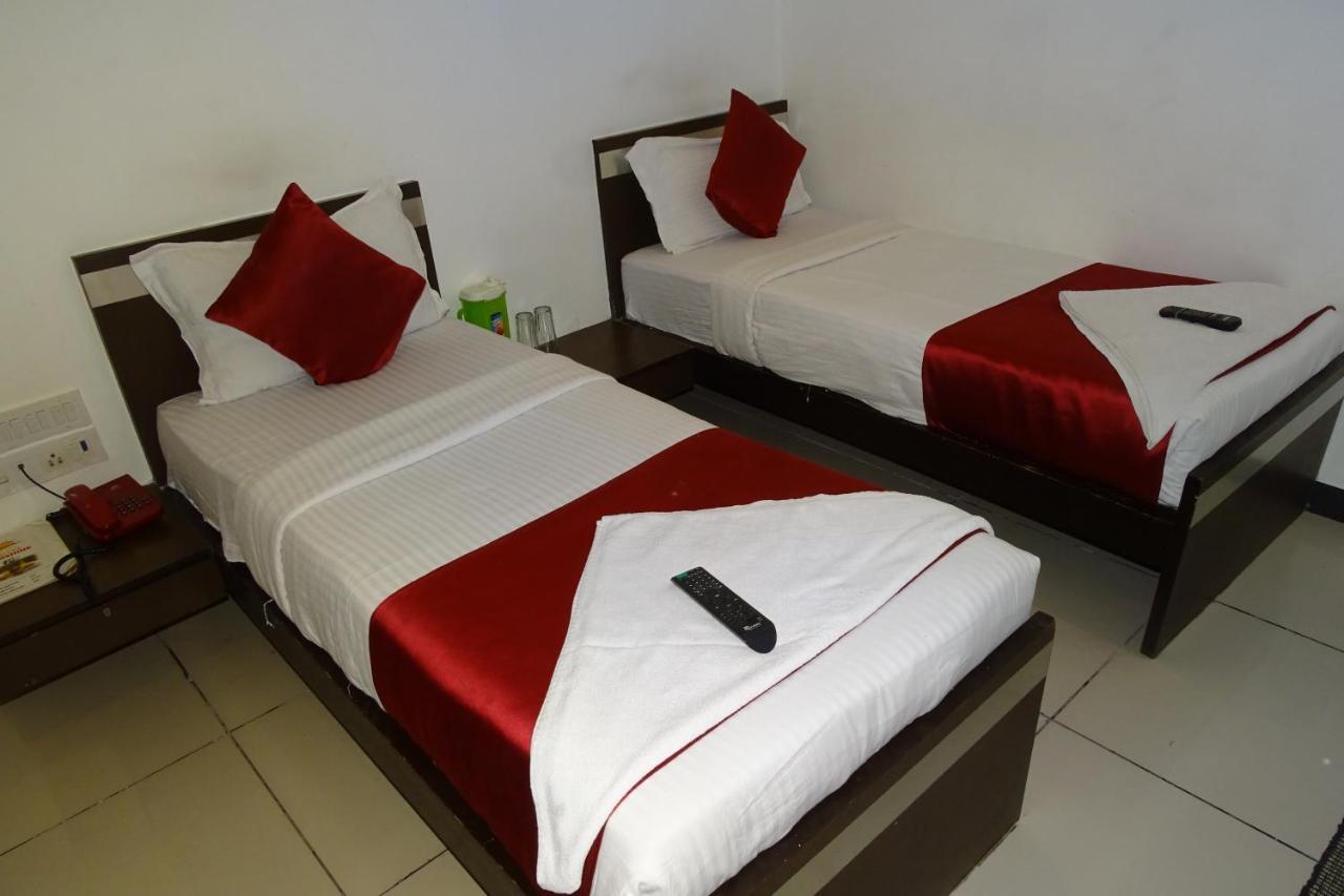 Hotel Sunshine Airport Мумбаї Екстер'єр фото