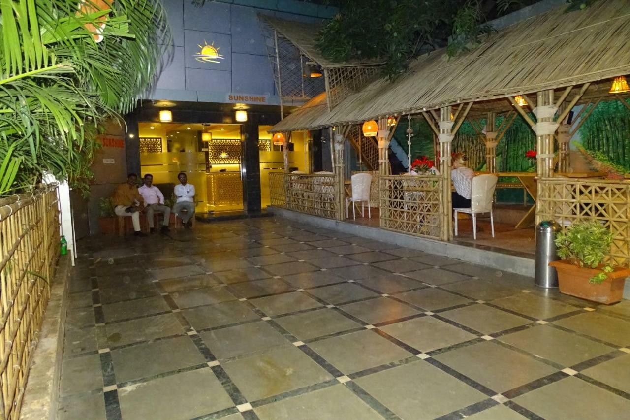 Hotel Sunshine Airport Мумбаї Екстер'єр фото